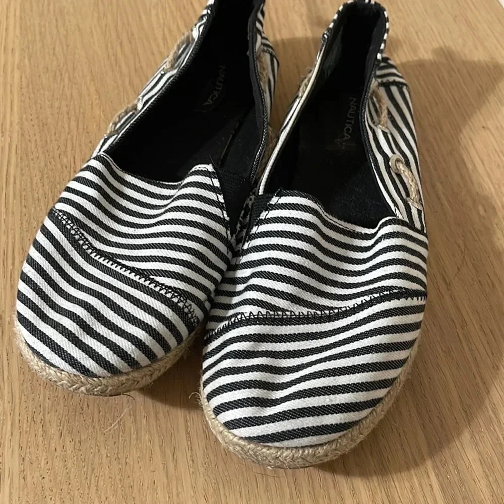 Nautica Rudder 2 Slip On Canvas Espadrilles Black White Stripes Sz. 7.5